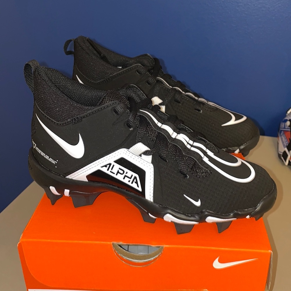 BRAND NEW IN BOX - Nike Alpha Menace Cleats